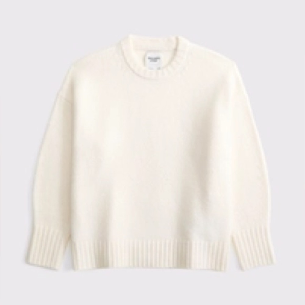 NWT Abercrombie & Fitch Women’s Dad Crew Sweater in Cream Size Medium